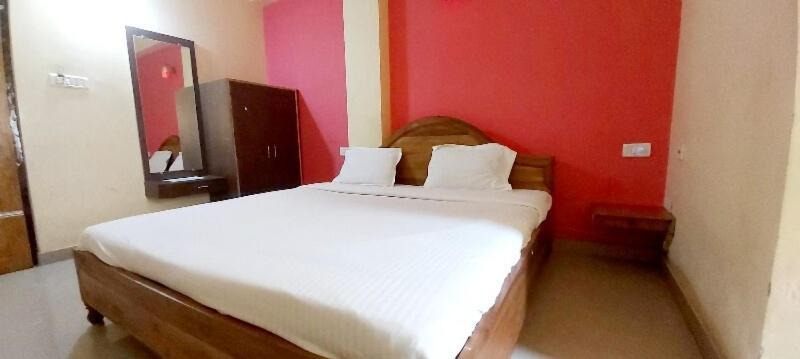Spot On 80624 Hotel Niladri Complex Puri Bagian luar foto